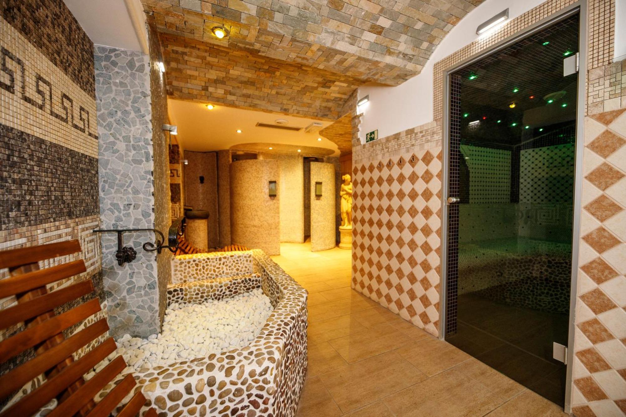 Wellness Hotel Beethoven Chomutov Exteriör bild