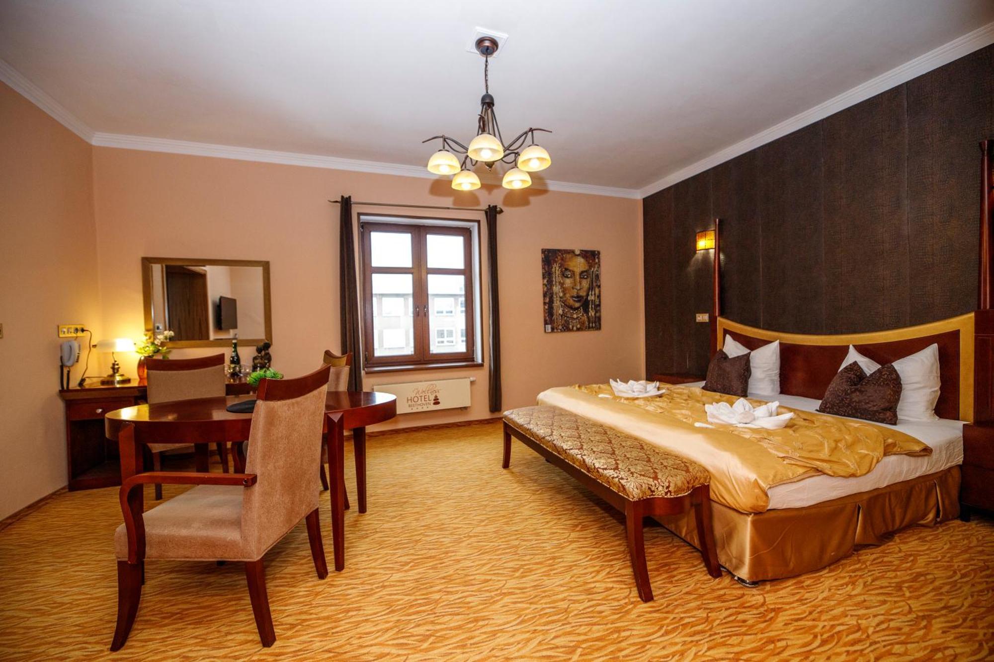 Wellness Hotel Beethoven Chomutov Exteriör bild
