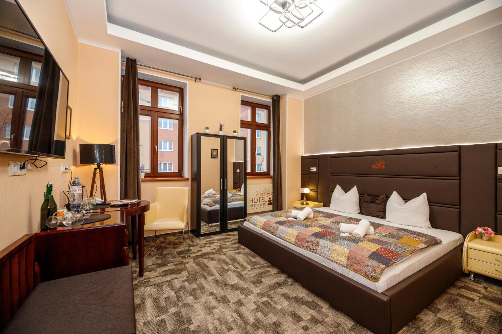 Wellness Hotel Beethoven Chomutov Exteriör bild