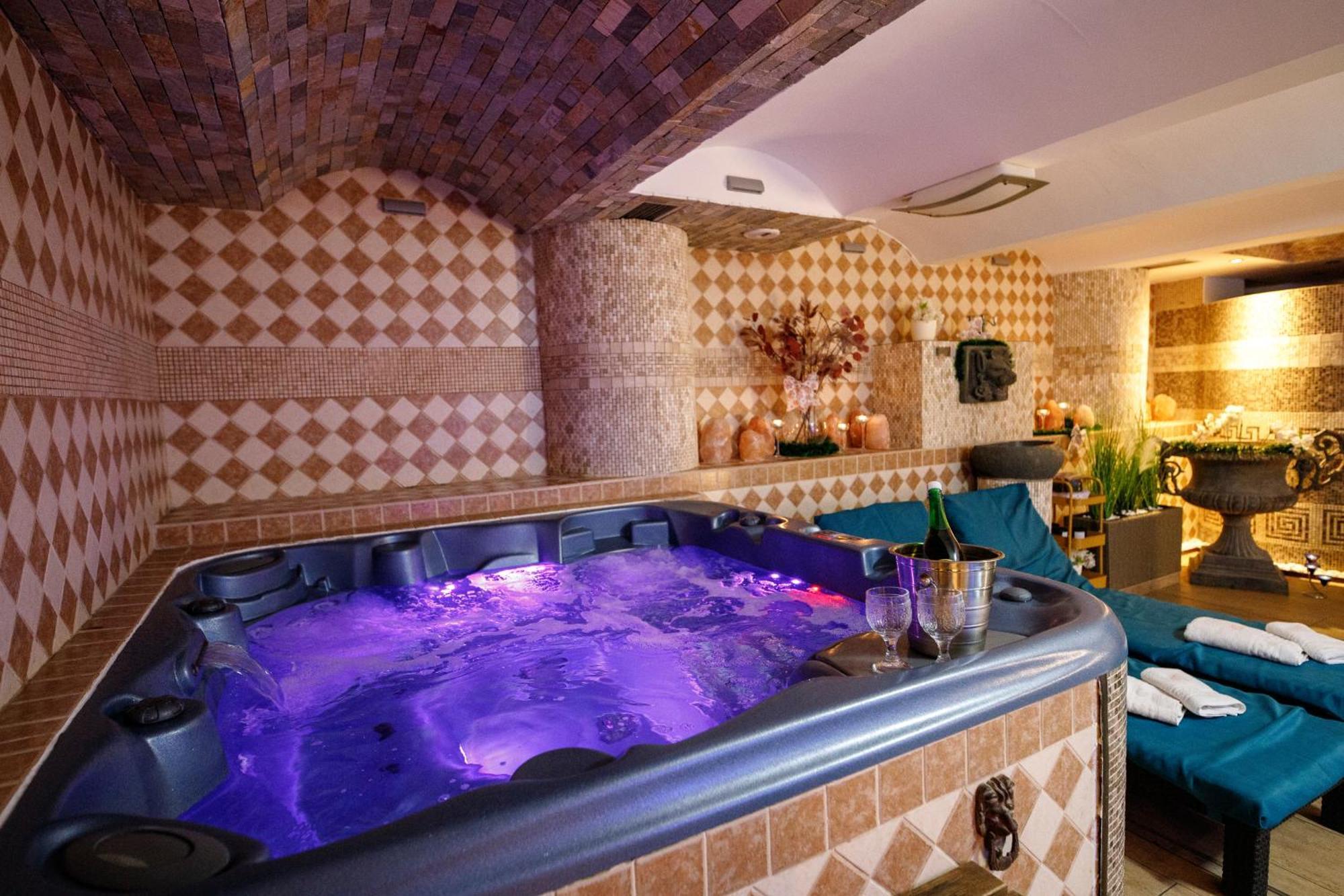 Wellness Hotel Beethoven Chomutov Exteriör bild