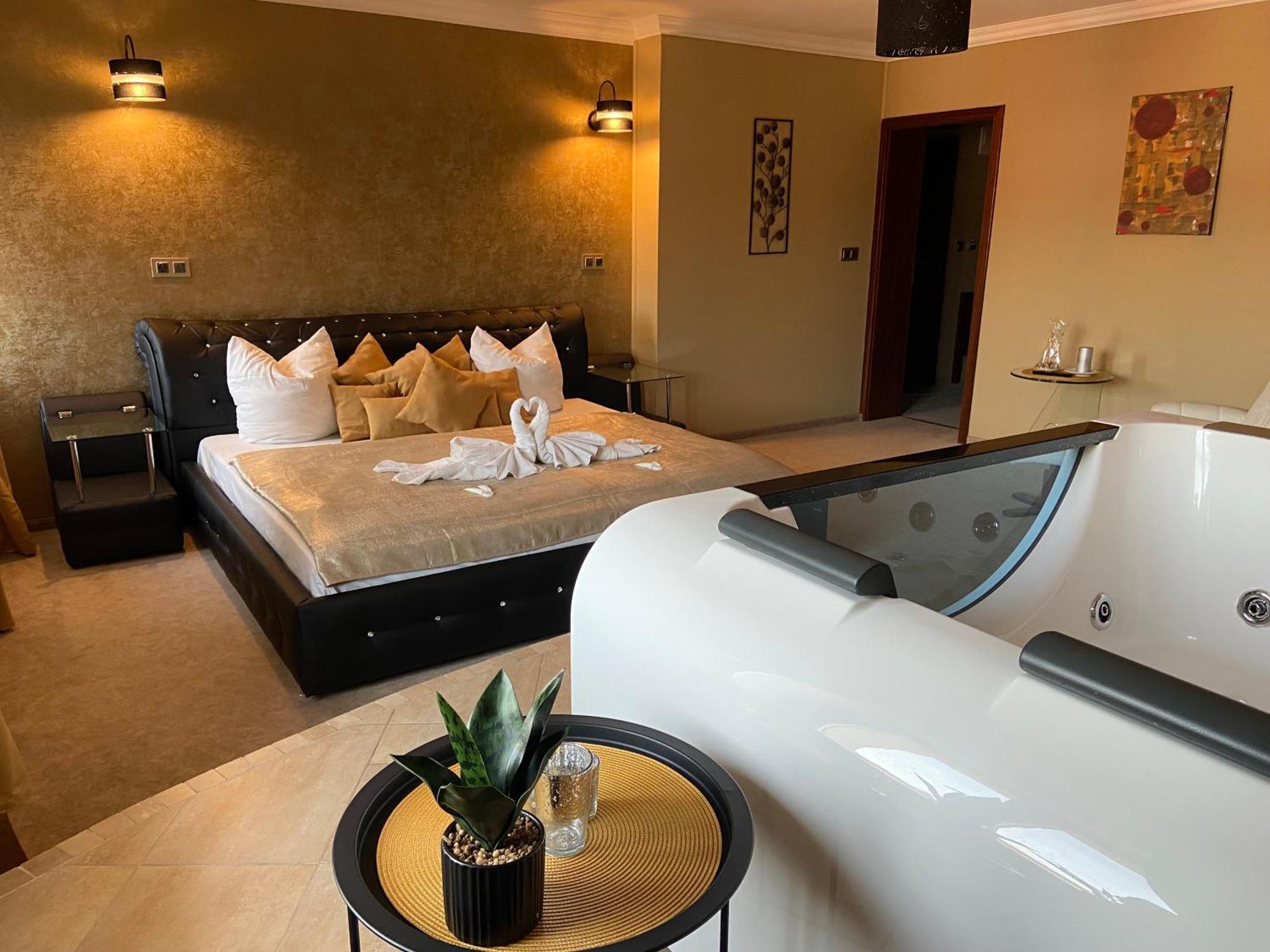 Wellness Hotel Beethoven Chomutov Exteriör bild