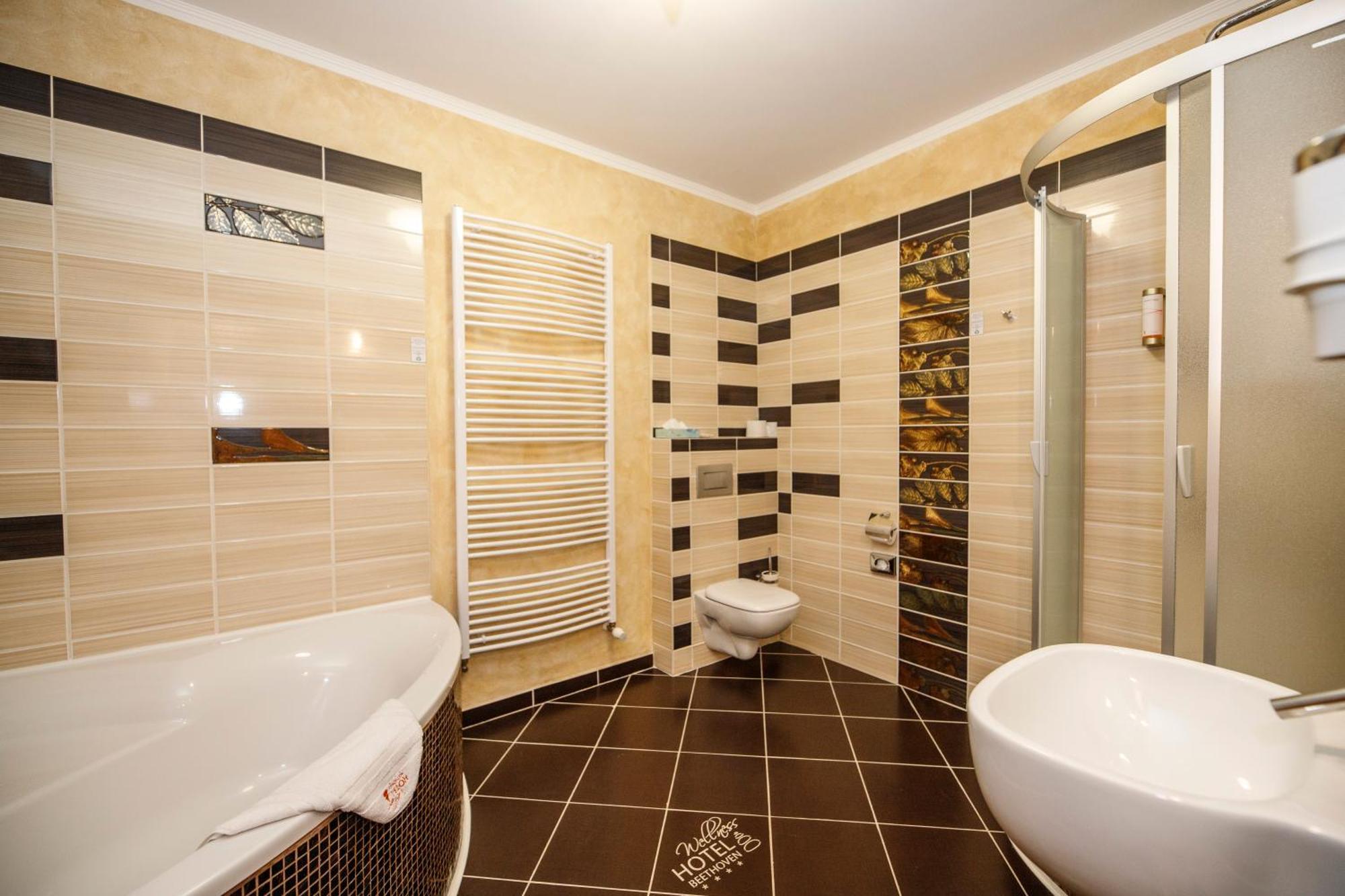 Wellness Hotel Beethoven Chomutov Exteriör bild