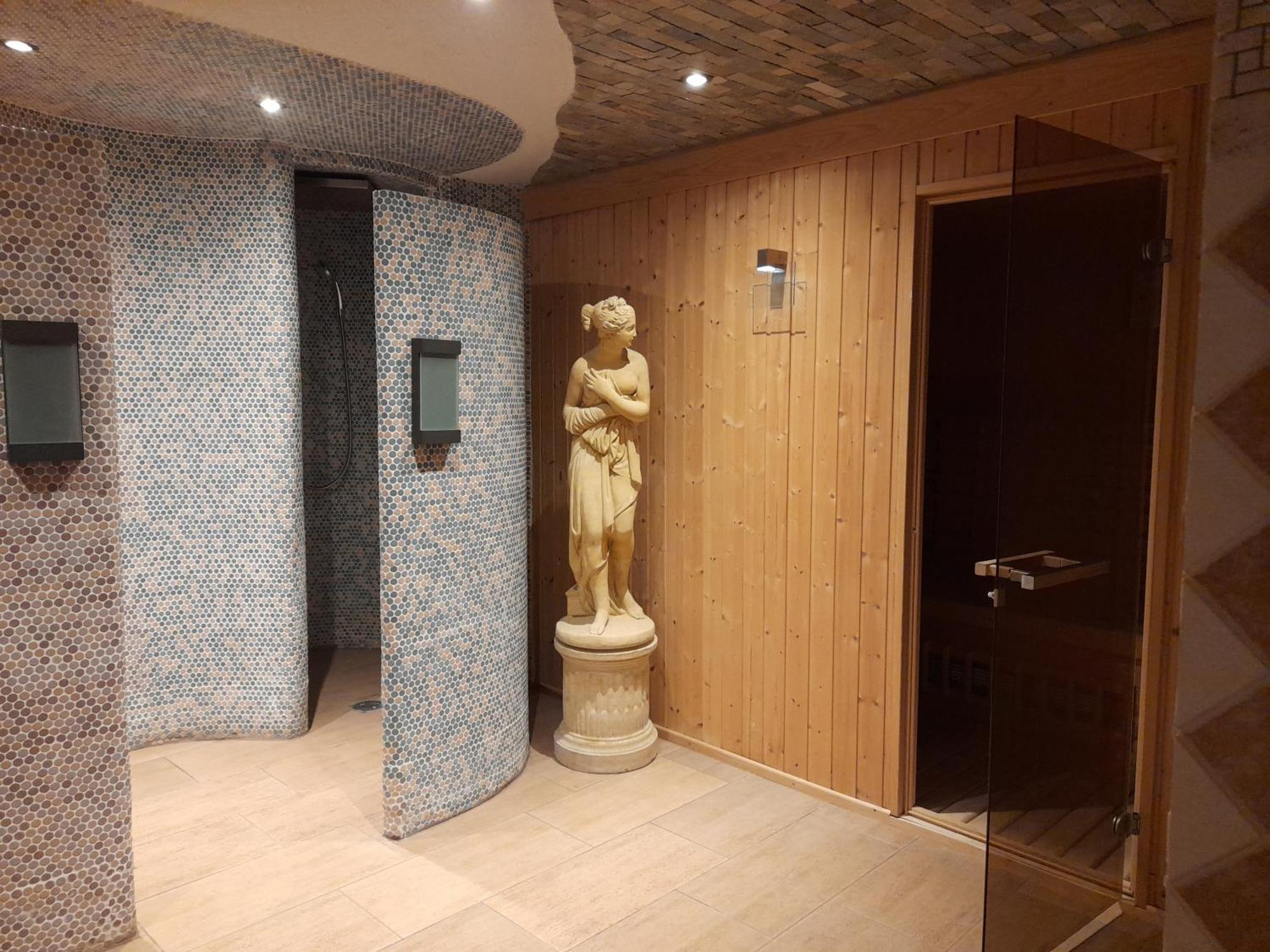 Wellness Hotel Beethoven Chomutov Exteriör bild